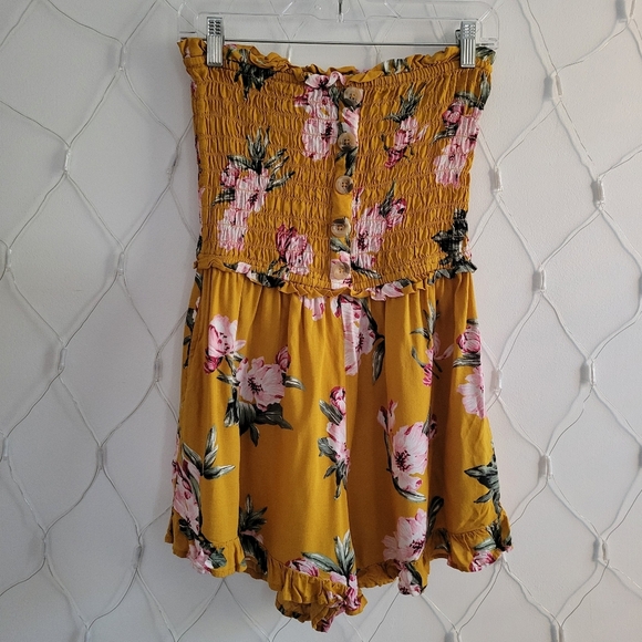 - Derek Heart Gold Floral Romper • Flirty • Size Medium - Picture 1 of 6